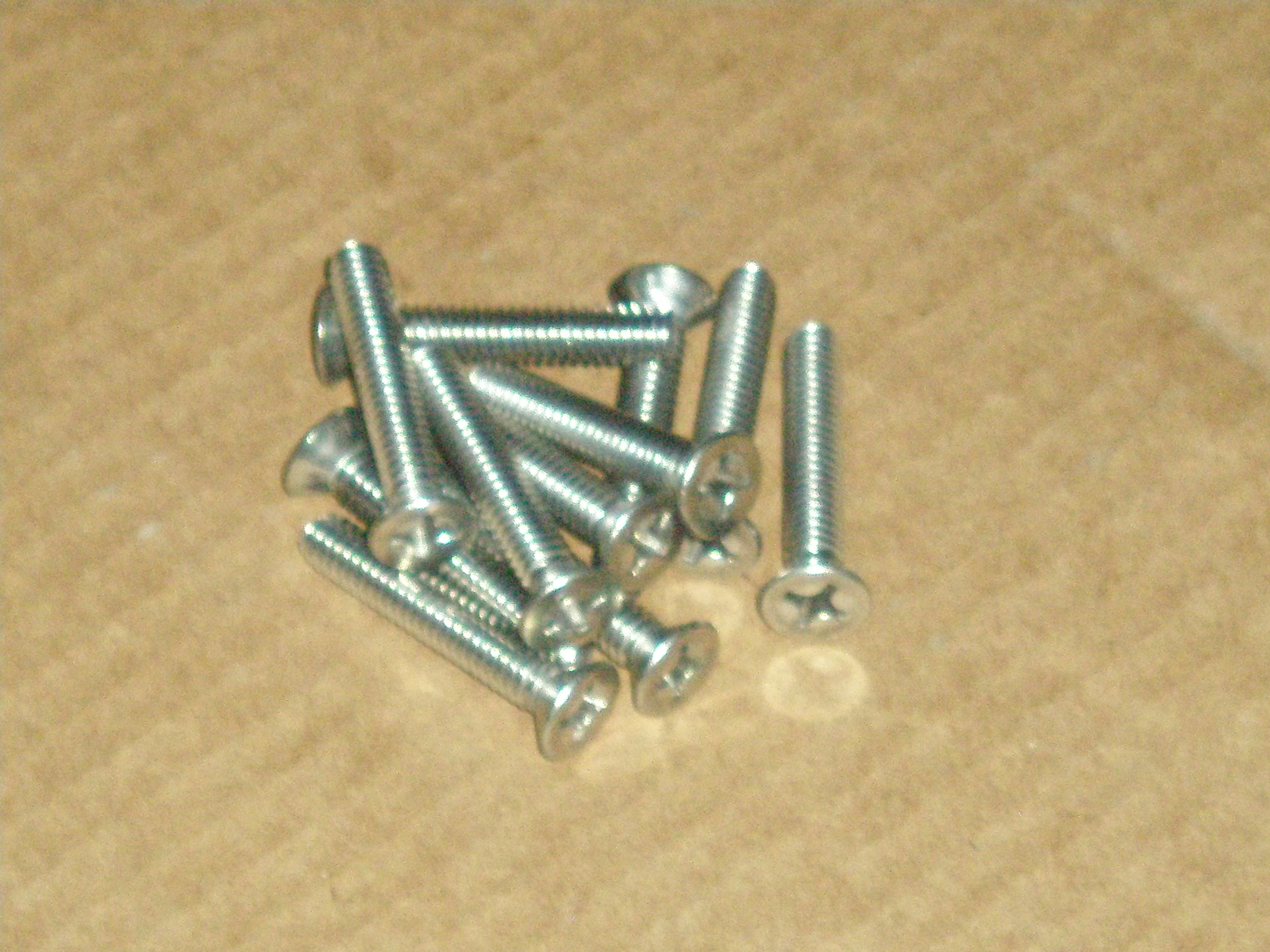 GRATE SCREW 1/4-20 X 1-1/2